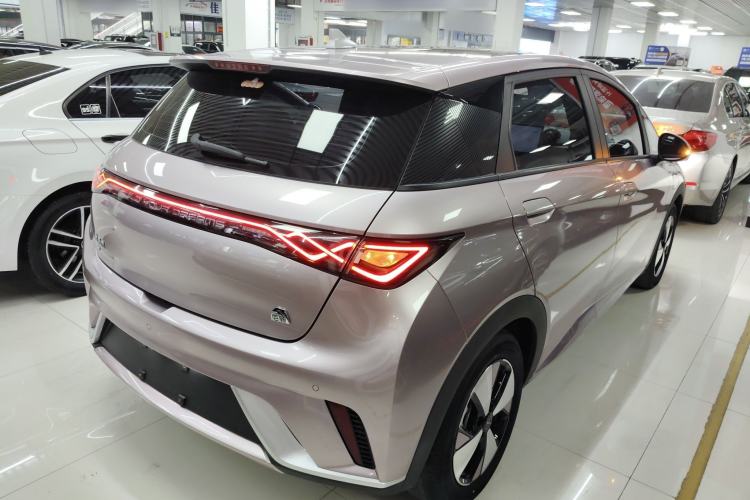 Used BYD Dolphin 2023 420 km Fashion Edition