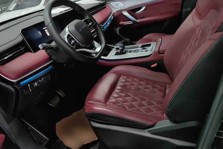 Used JETOUR X70 PLUS 2023 1.6T DCT Stronger 5-Seater
