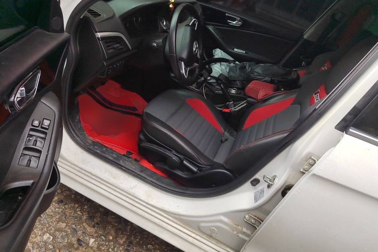 Used Soueast V5 Lingzhi 2016 plus 1.5L manual roll type