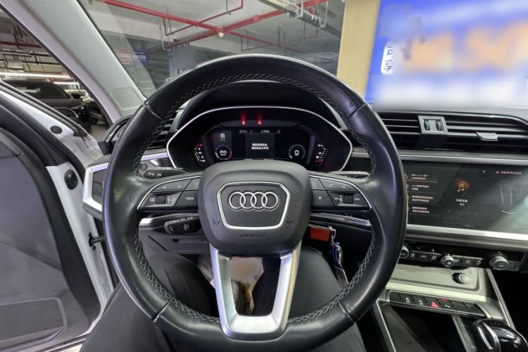 Used Audi Q3 2022 35 TFSI Progressive Dynamic Edition Interior 2