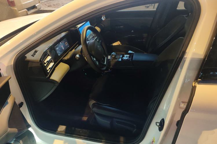 Used BYD Qin L 2025 DM-i Smart Drive 80KM Leading Model