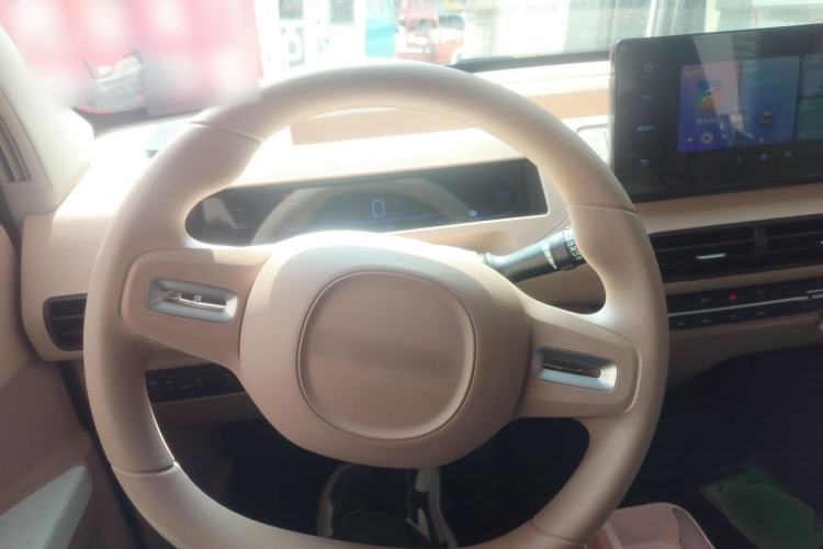 Used Geely Galaxy Panda 2023 Panda Mini 200km Endurance Bear
