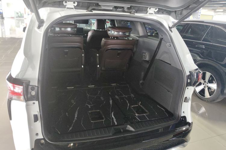 Used Toyota Granvia 2022 2.5L Hybrid Flagship Edition