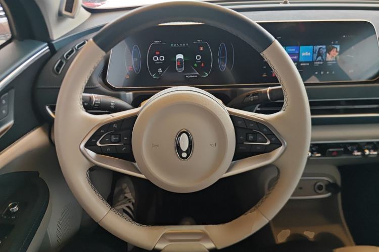 Used ORA Good Cat 2023 401 km Standard Range Premium Version Lithium Iron Phosphate Steering Wheel