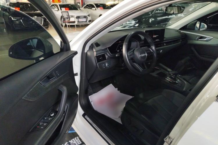 Used Audi A4L 2022 40 TFSI Stylish and Elegant Edition Driver Seat