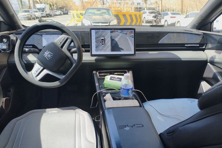 Used BYD Qin L 2025 EV 470KM Leading Edition Center Console