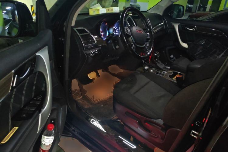 Used Haval H9 2015 2.0T Four-Wheel Drive Standard Model 7 Seats Driver Seat