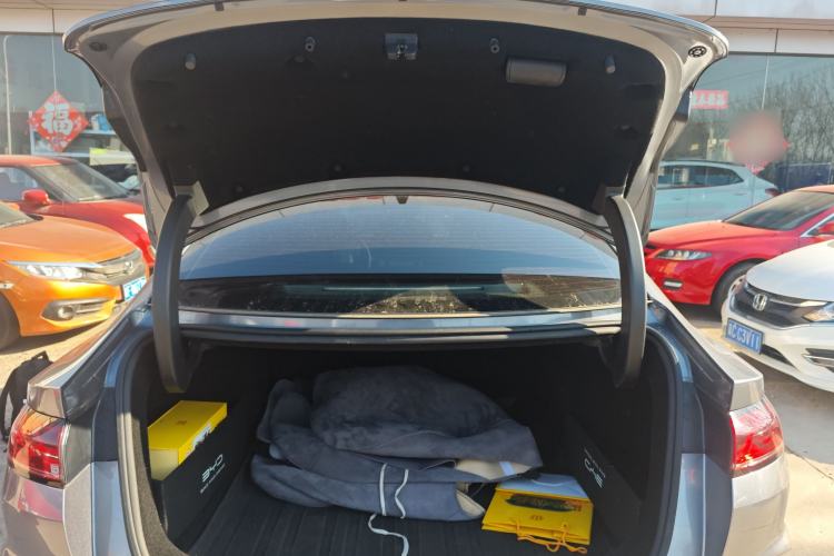 Used BYD Qin L 2025 DM-i Smart Drive 80KM Leading Model
