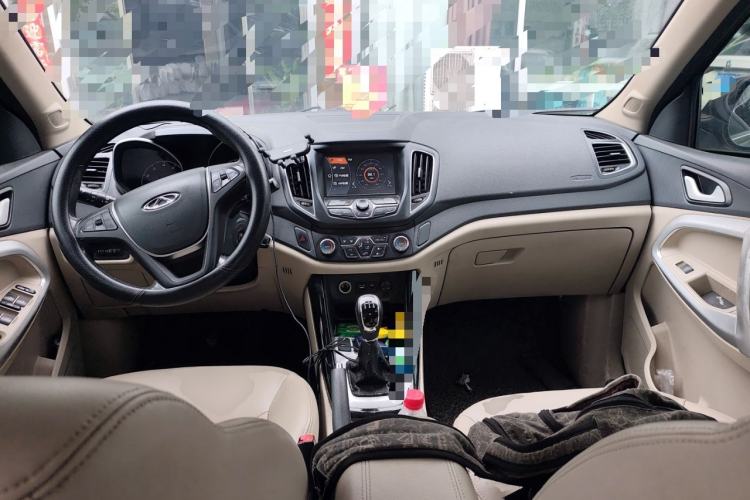 Used Chery Tiggo 5 2014 2.0L Manual - Family Deluxe Edition Center Console