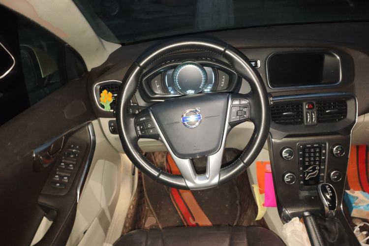 Used Volvo V40 2016 T3 Zhiyi Edition Steering Wheel