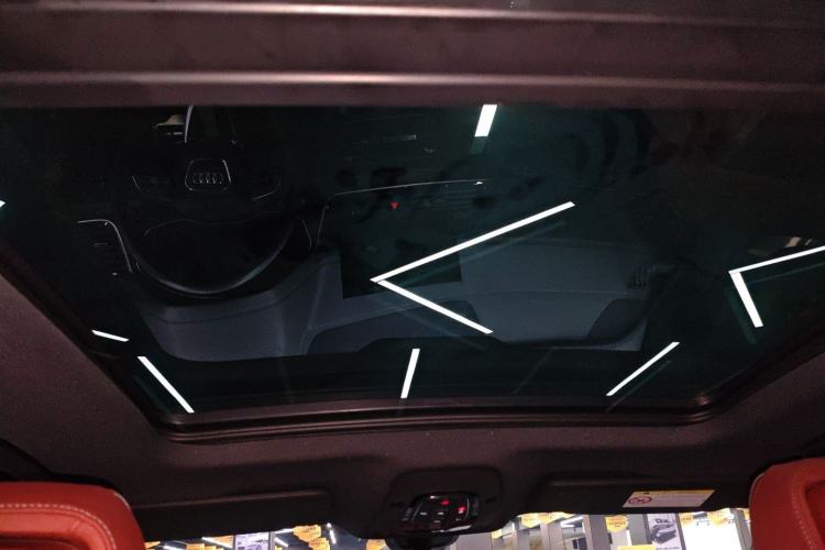 Used Audi Q5L 2023 40T Luxury Dynamic Model Headliner