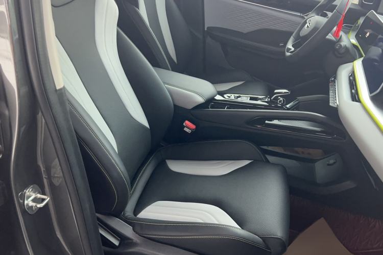 Used Geely Auto Coolray 2023 Bin Yue COOL 1.5TD DCT Champion Edition Right Front Seat