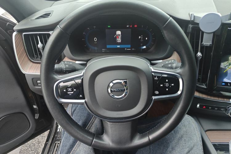 Used Volvo XC60 2022 B5 4x4 Smart Luxury Edition