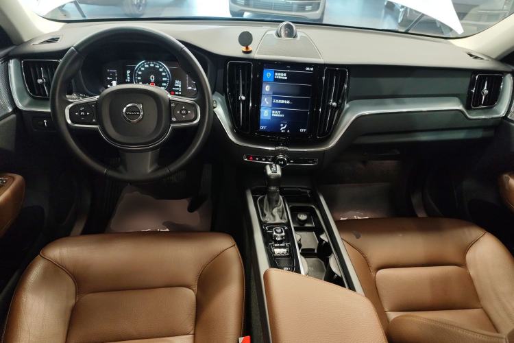Used Volvo XC60 2019 T5 4x4 Smart Edition China VI Standard