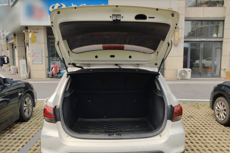 Used Kia KX Cross 2019 1.6L Automatic Dynamic Sunroof Version China VI Trunk