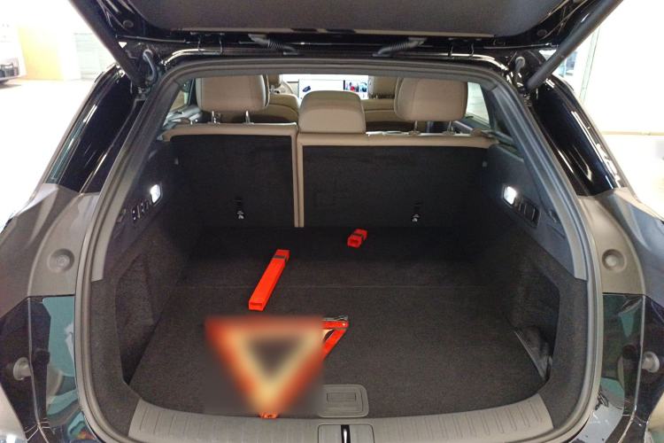 Used Li Auto i6 2025 Model Two-Wheel-Drive Standard Type Trunk