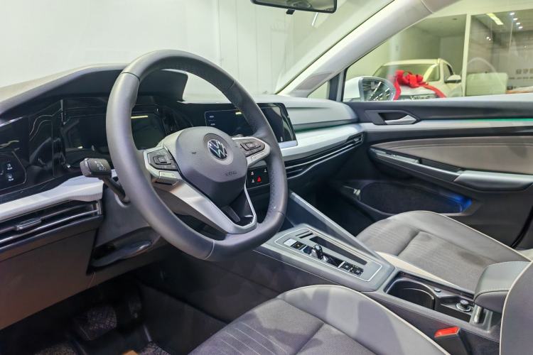 Used Volkswagen Golf 2023 Facelift 280TSI DSG Pro
