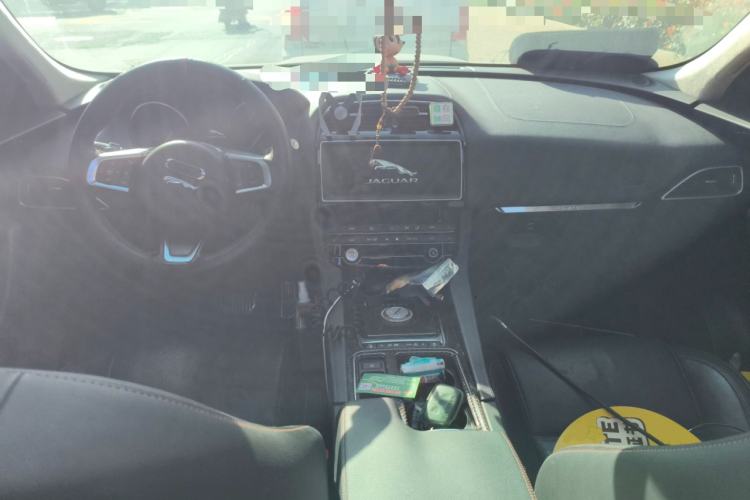 Used Jaguar F-PACE 2019 2.0T Four-Wheel Drive Urban Luxury Edition
