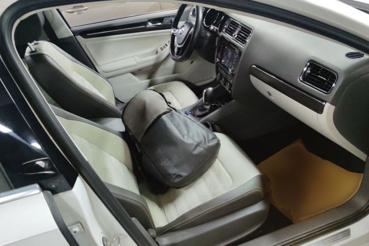 Used Volkswagen Sagitar 2015 230TSI Automatic Luxury Model