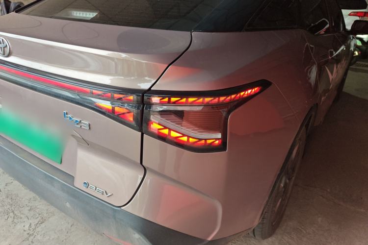 Used Toyota bZ3 2023 616 km Long-Range Premium
