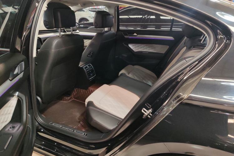 Used Volkswagen Magotan 2023 2 Million Units Commemorative Edition 330TSI DSG Luxury Version
