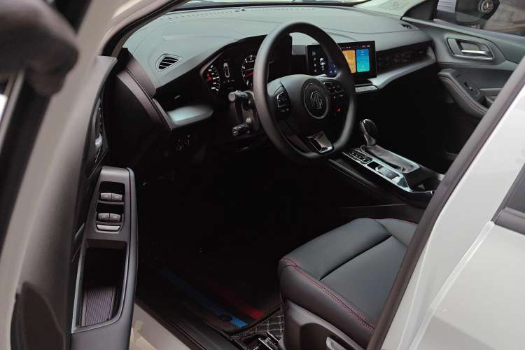 Used MG 5 2023 180 DVVT CVT Luxury Edition