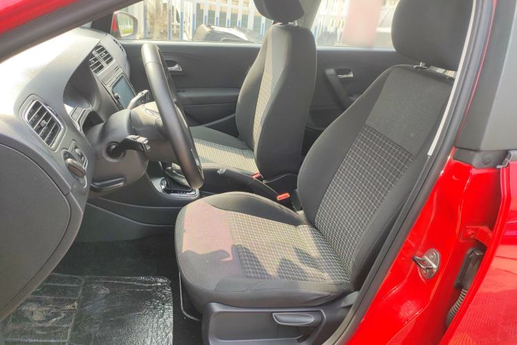 Used Volkswagen Polo 2016 1.6L Automatic Comfort Model
