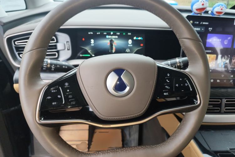 Used Denza D9 2022 DM-i 1040 Prestige Model