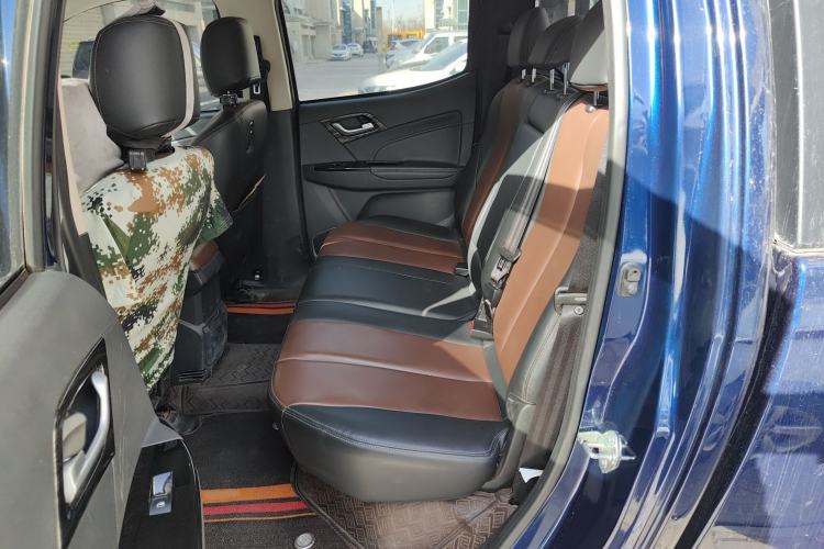 Used Isuzu D-MAX 2020 2.5T 4x4 Automatic Navigation Version China VI Standard Extended Length JE4D25Q6A
