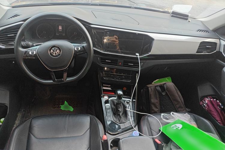 Used Volkswagen Tayron 2020 280TSI Two-Wheel Drive Luxury Connect Edition Center Console