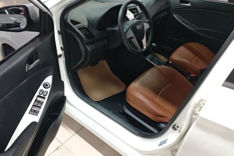 Used Hyundai Verna Ray 2016 1.4L Automatic Leading-Edge GLX