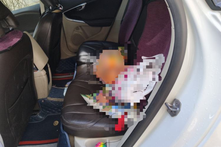 Used Volvo V40 2015 1.6T Zhiyi Edition
