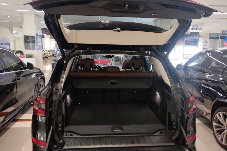 Used BMW X5 2019 xDrive40i Luxury Model with M Sport Package