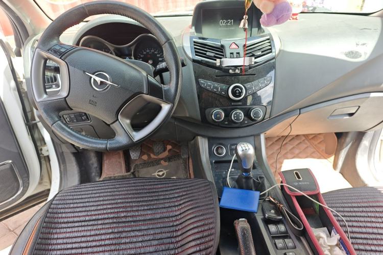 Used Haima S5 2017 Strong-Performance Version 1.6L Manual Luxury Model Center Console