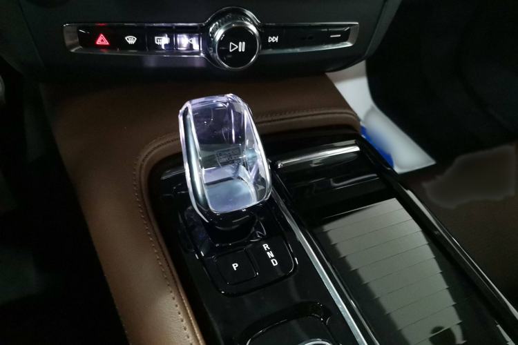 Used Volvo S90 New Energy 2025 Plug-in Hybrid Four-Wheel Drive Long-Range Luxury Smart Edition Gear Lever