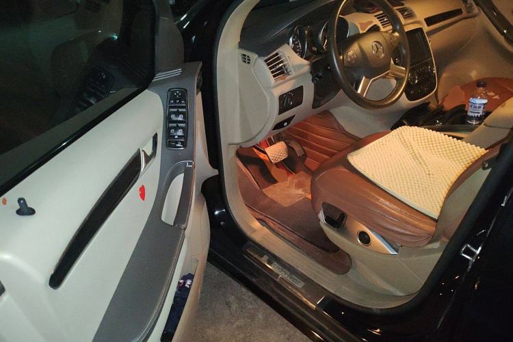 Used Mercedes-Benz R-Class 2014 R 320 4MATIC Luxury Model Driver Seat