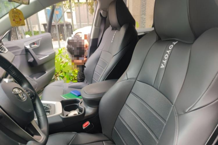 Used Toyota Wildlander 2023 2.0L CVT Two-Wheel Drive Urban Edition Left Front Seat