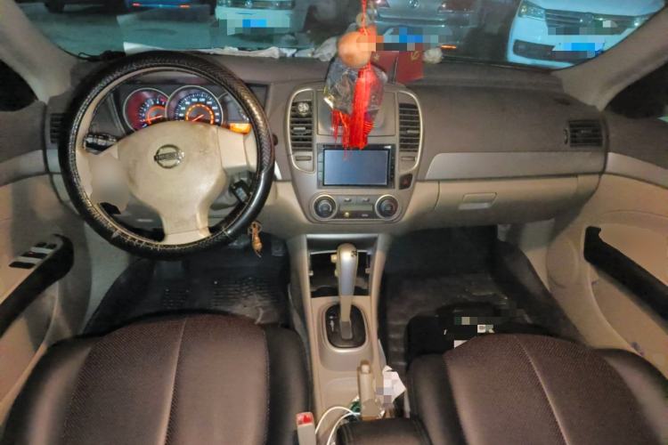 Used Nissan Sylphy 2012 Classic 1.6XE Automatic Comfort Edition Center Console