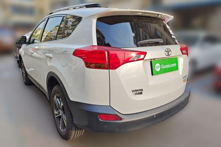 Used Toyota RAV4 2015 2.0L CVT Two-Wheel Drive Fashion Edition Rear Left 45 Deg