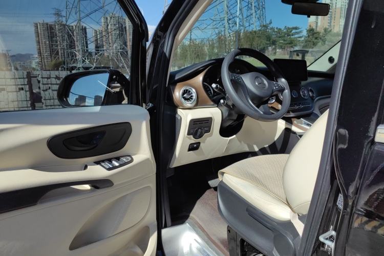 Used Mercedes-Benz Vito 2023 2.0T Elite Version 7 Seats Driver Seat