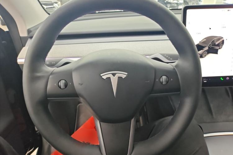 Used Tesla Model Y 2023 Long-Range All-Wheel-Drive Version Steering Wheel