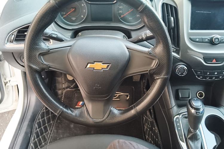 Used Chevrolet Cruze 2017 1.5L Automatic Pioneer Sunroof Edition