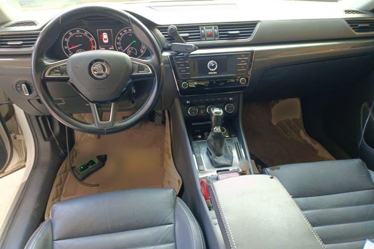 Used Skoda Superb 2016 TSI330 DSG Smart Drive Edition Center Console