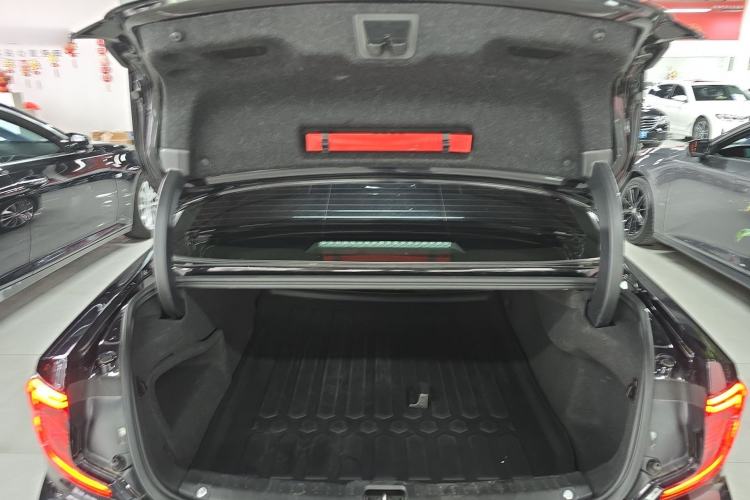 Used Volvo S90 2024 B5 Zhiyi Luxury Edition
