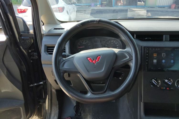 Used Wuling Hongguang PLUS 2020 1.5L Manual Standard Edition 5 Seats