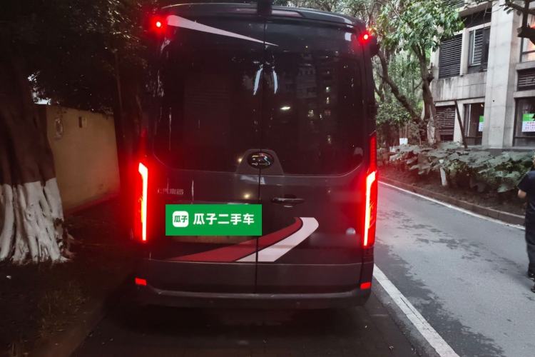 Used SAIC MAXUS V100 RV 2022 2.0T Traveler V100 Mountain Retreat Edition with Longitudinal Bed
