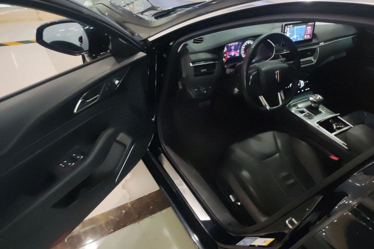 Used Hongqi H5 2022 Classic Model Facelift 1.8T Automatic Smart Connect Flagship Edition
