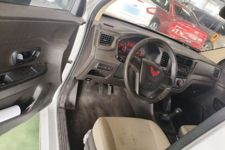 Used Wuling Hongguang V 2022 1.5L Jingqu Edition Electric-Assist LAR
