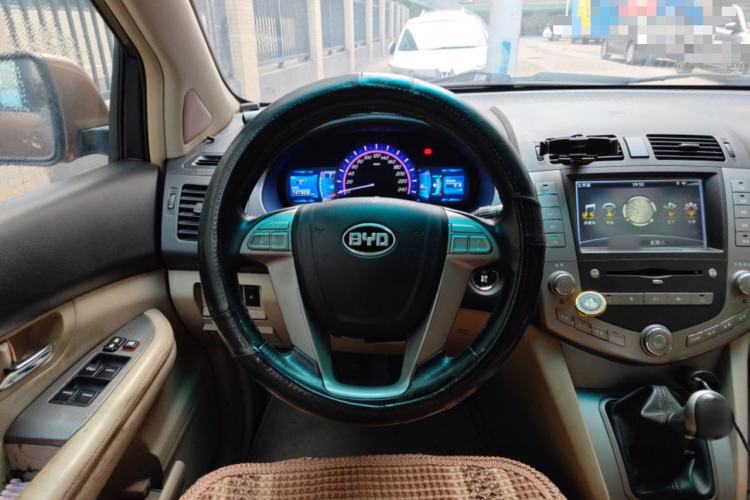 Used BYD S6 2013 Jingyue Edition 2.0L Manual Elite Model 5 Seats Steering Wheel