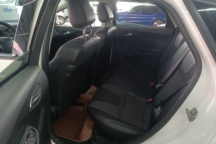 Used Ford Focus 2012 Hatchback 1.6L Automatic Fashion Edition
